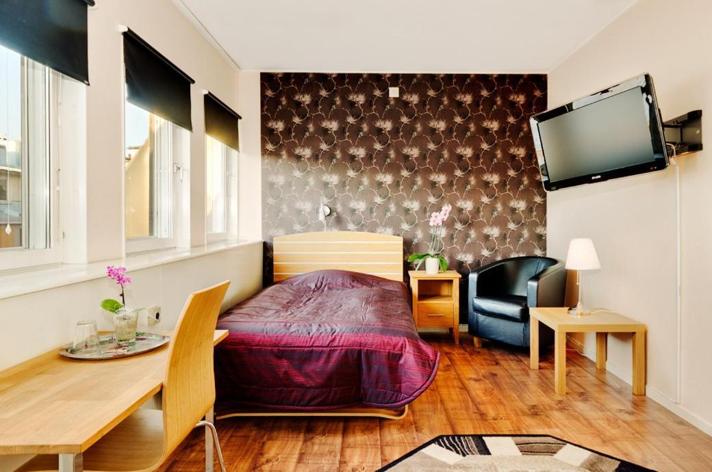 Hotell City แฮร์เนอซันด์ ภายนอก รูปภาพ